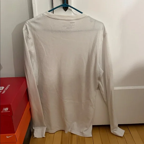 Fashionable White Long Sleeve Tee - Picture 2 of 3